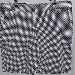 IZOD Women’s Geometric Stretch Shorts – Blue/Black/White – Size 14